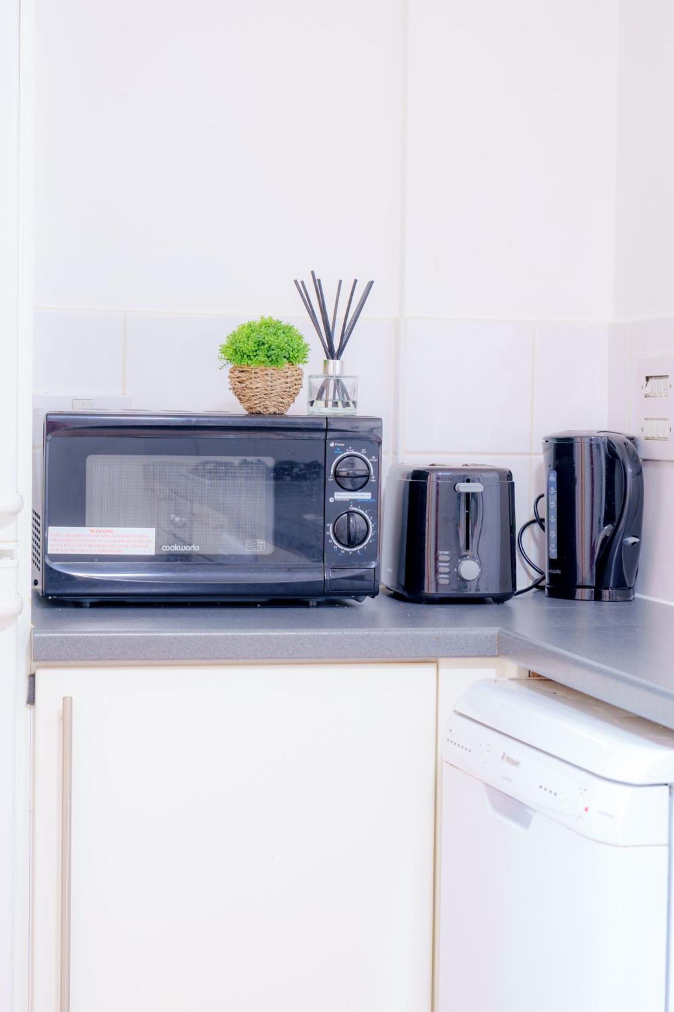 Spacious 2bd 2baths In Apartament